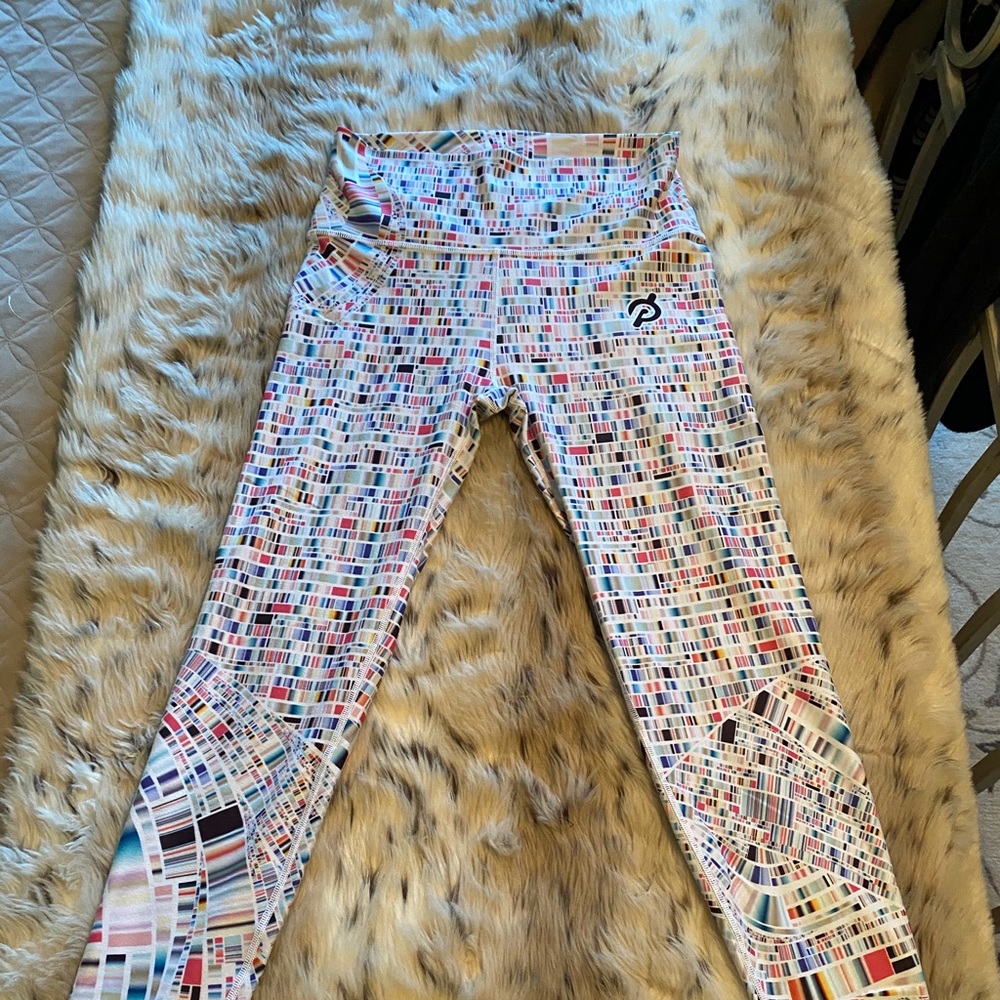 Peloton WITH size large bottom!